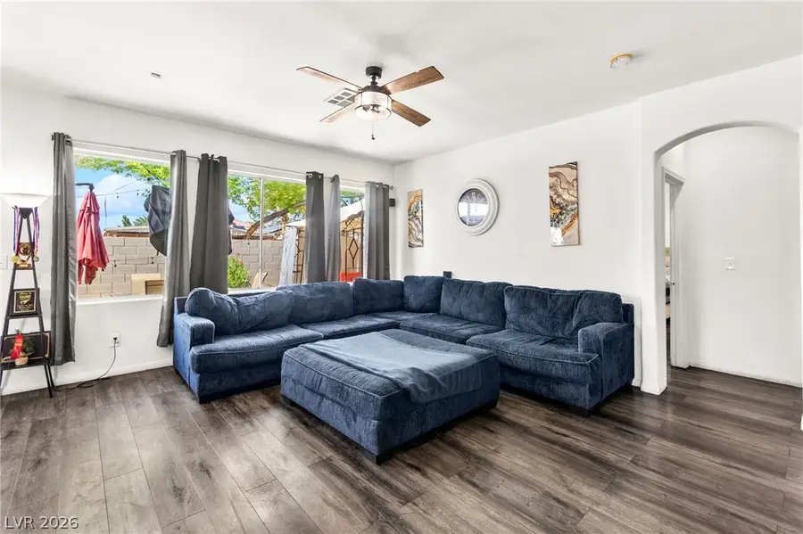 2142 Seattle Shore Street, Las Vegas, NV 89115 - #3