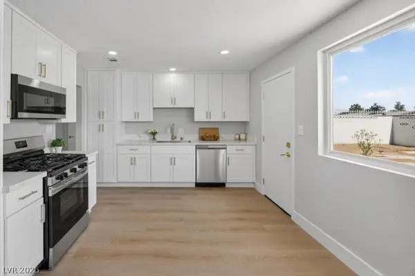 1905 W Mcdonald Avenue, North Las Vegas, NV 89032
