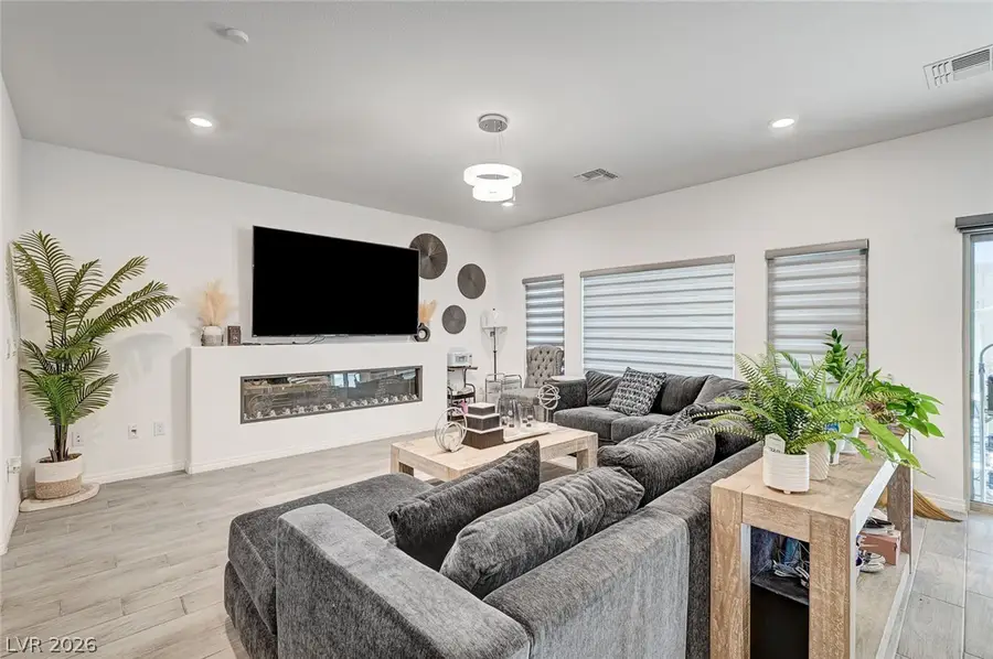 645 Soaring Wings Avenue, Las Vegas, NV 89183 - #3