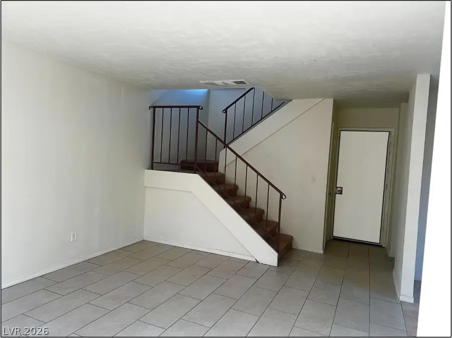 4338 Caliente Street #15, Las Vegas, NV 89119 - #3
