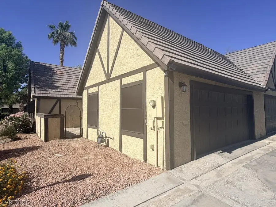 3940 Edgemoor Way, Las Vegas, NV 89121 - #2