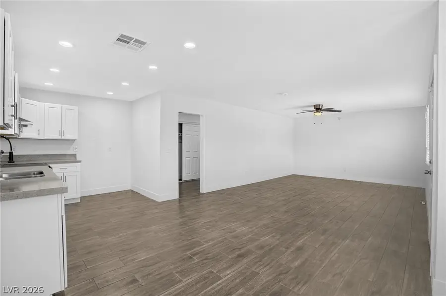 617 N 11th Street, Las Vegas, NV 89101 - #3