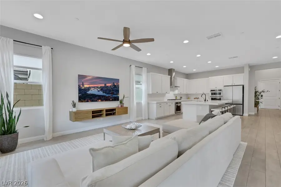 812 Klamath Springs Street, Henderson, NV 89011 - #2
