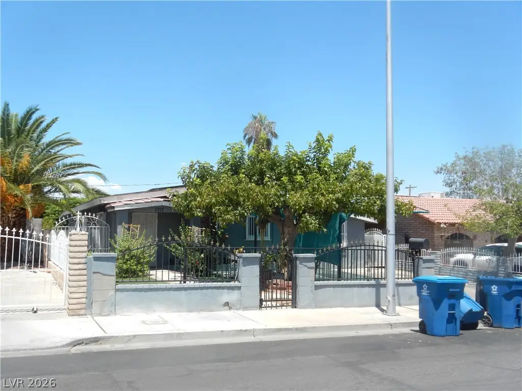1717 E Mesquite Avenue, Las Vegas, NV 89101 - #1