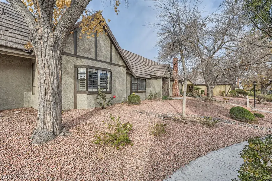 3954 Edgemoor Way, Las Vegas, NV 89121 - #3