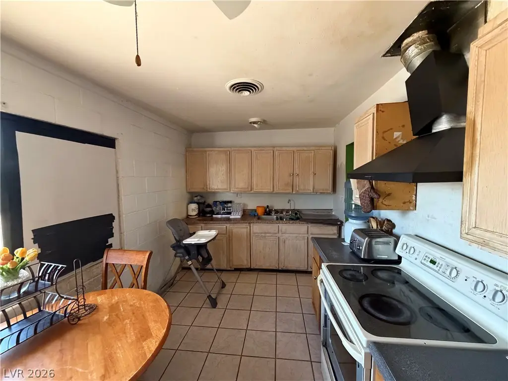 1913 Hart Avenue, North Las Vegas, NV 89032 - #1
