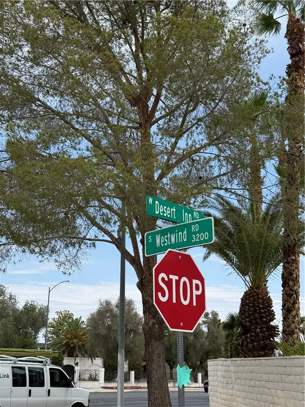 5825 W Desert Inn Road, Las Vegas, NV 89146