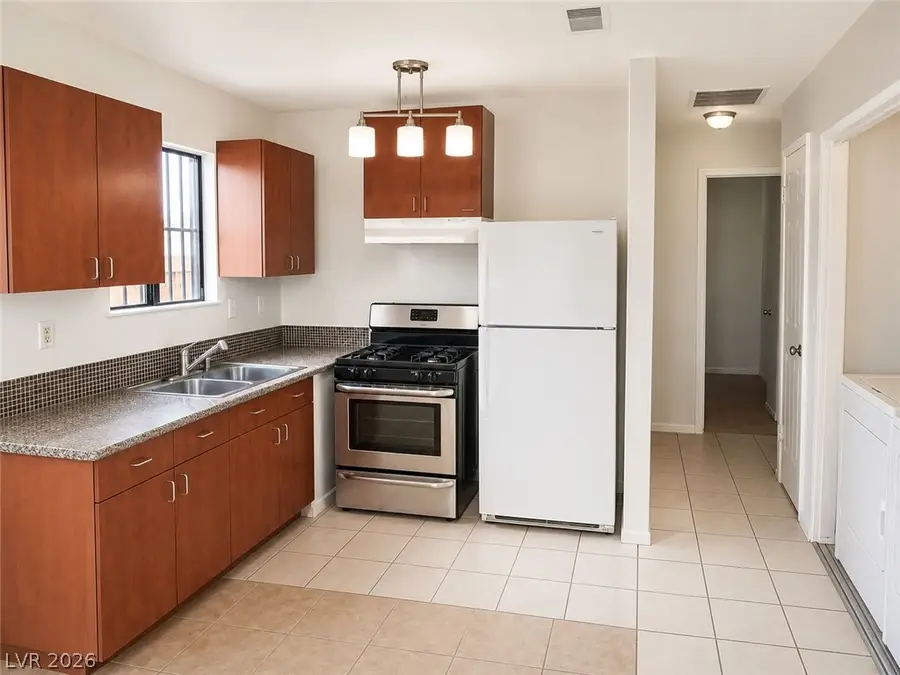6938 Issac Avenue, Las Vegas, NV 89156 - #2