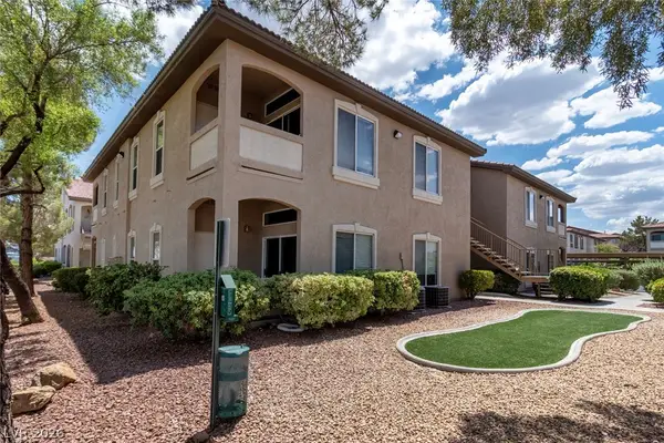2305 W Horizon Ridge Parkway #3813, Henderson, NV 89052