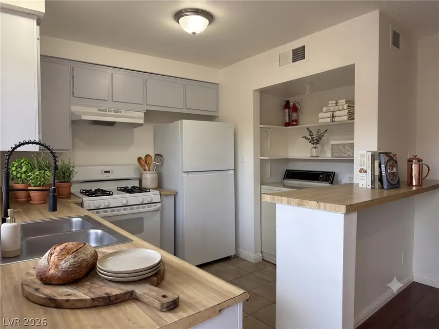 6168 Meadow View Lane, Las Vegas, NV 89103 - #2