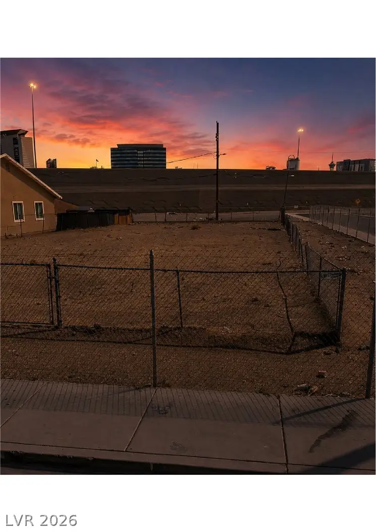 633 W Mcwilliams Avenue, Las Vegas, NV 89106 - #1