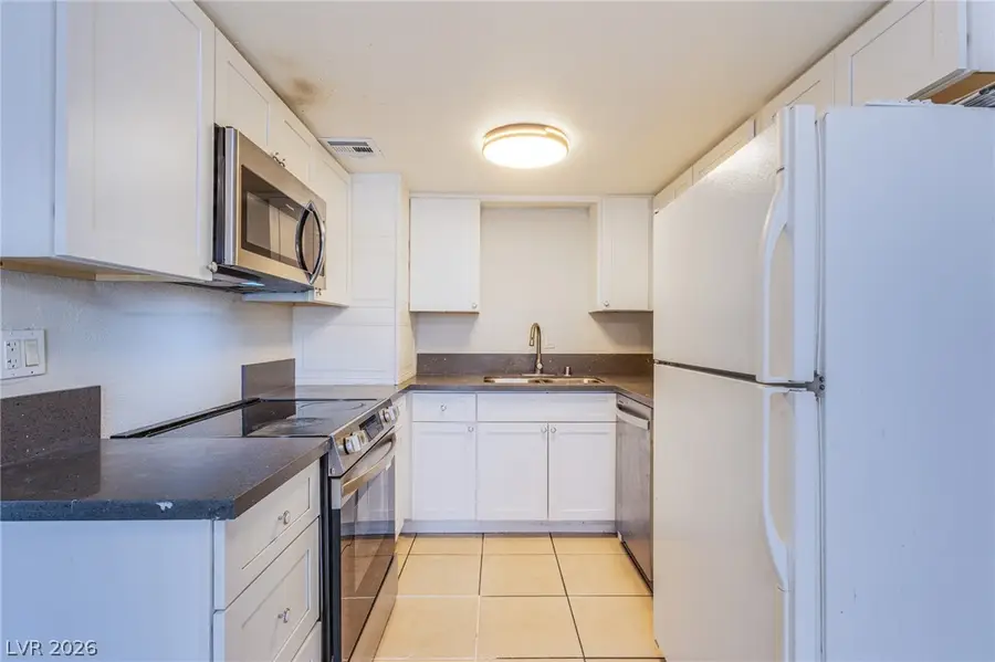 4922 Newport Cove Drive #A, Las Vegas, NV 89119 - #3