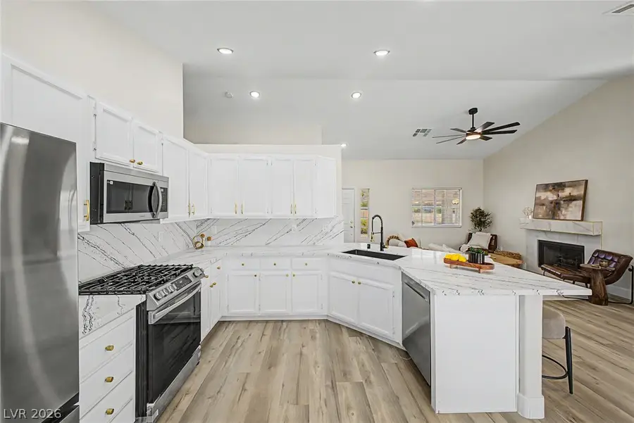 695 W Pacific Avenue, Henderson, NV 89002 - #3