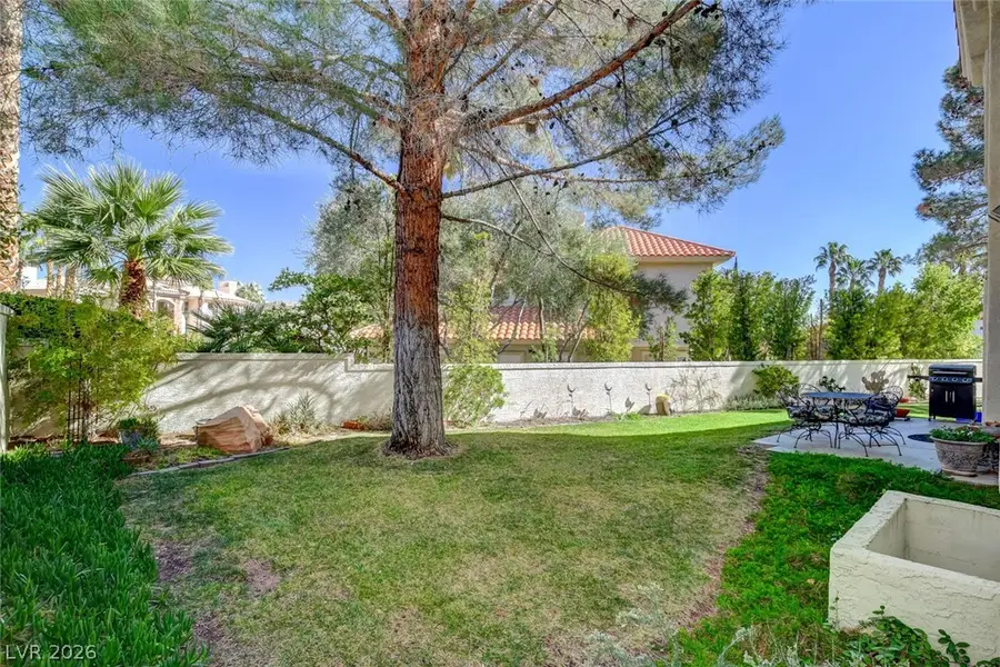 2136 Lookout Point Circle, Las Vegas, NV 89117 - #2