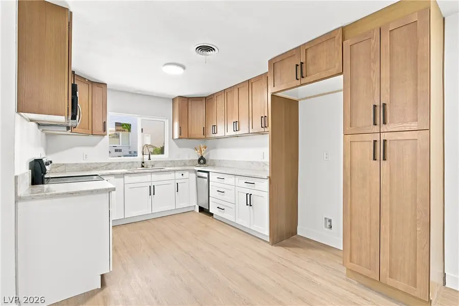 2000 Constantine Avenue, Las Vegas, NV 89101 - #3