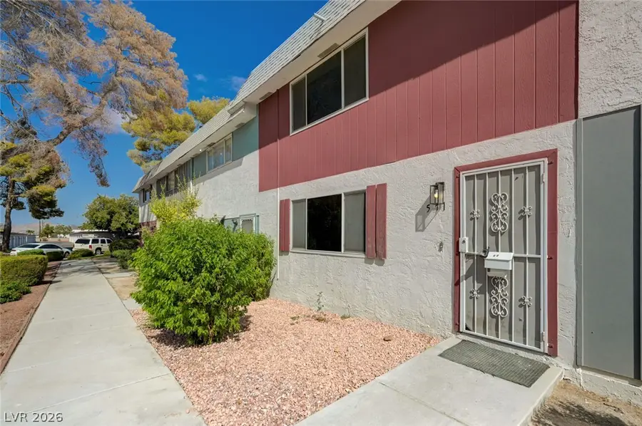 571 Greenbriar Townhouse Way, Las Vegas, NV 89121 - #3