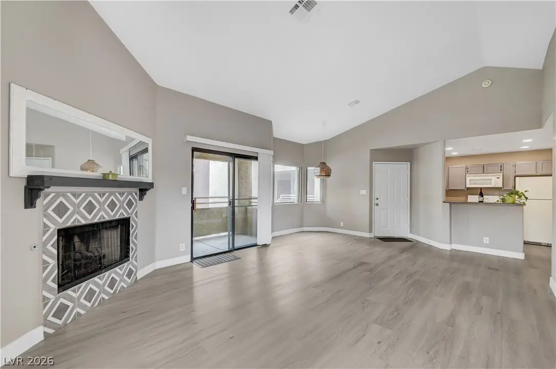 5074 S Rainbow Boulevard #206, Las Vegas, NV 89118 - #1