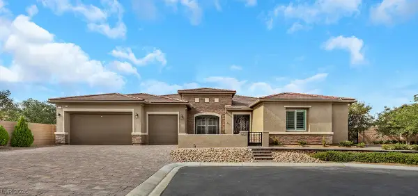 8425 S Tenaya Way, Las Vegas, NV 89113