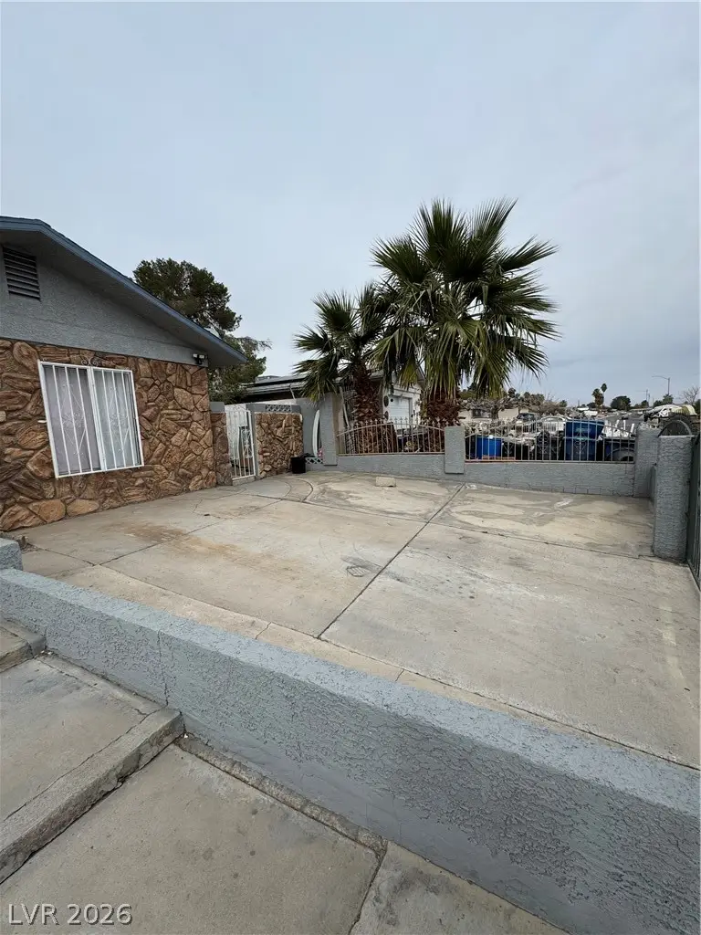 3643 Indios Avenue, Las Vegas, NV 89121 - #3
