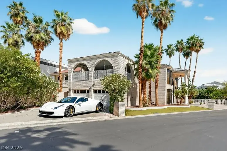2834 Queens Courtyard Divide, Las Vegas, NV 89109 - #1