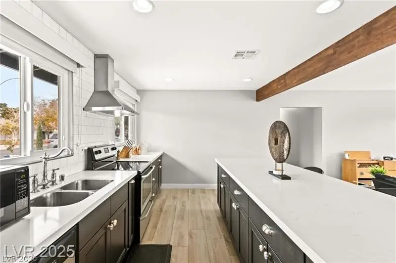 1707 S 8th, Las Vegas, NV 89104 - #2