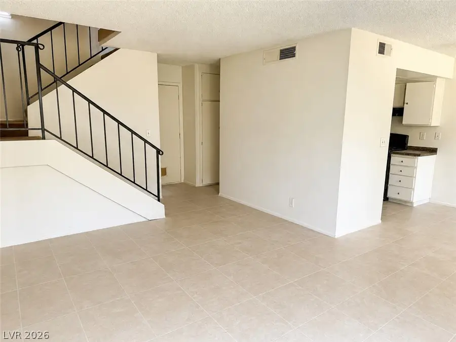 4338 Caliente Street #12, Las Vegas, NV 89119 - #3