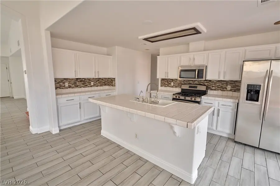 8048 Kentshire Drive, Las Vegas, NV 89117 - #3