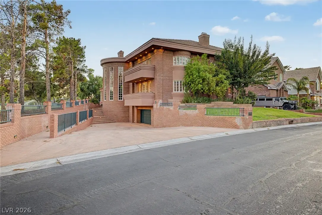 1105 Broadmoor Avenue, Las Vegas, NV 89109 - #1