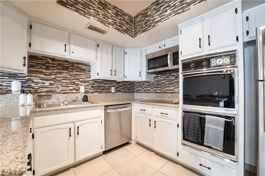 3823 Columbus Street, Las Vegas, NV 89121 - #2