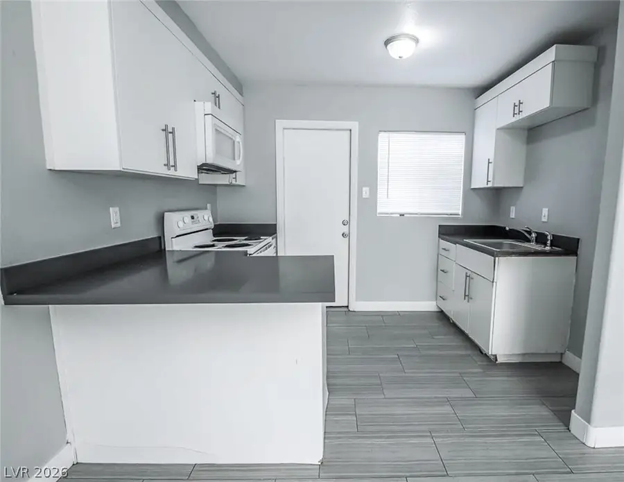 224 N 13th Street, Las Vegas, NV 89101 - #2