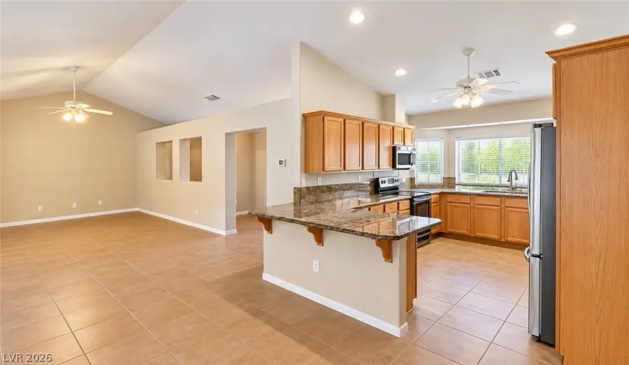 2140 S Rainbow Avenue, Pahrump, NV 89048 - #2