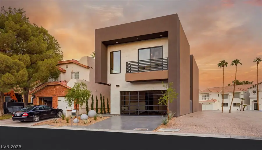 2824 Queens Courtyard Drive, Las Vegas, NV 89109 - #3