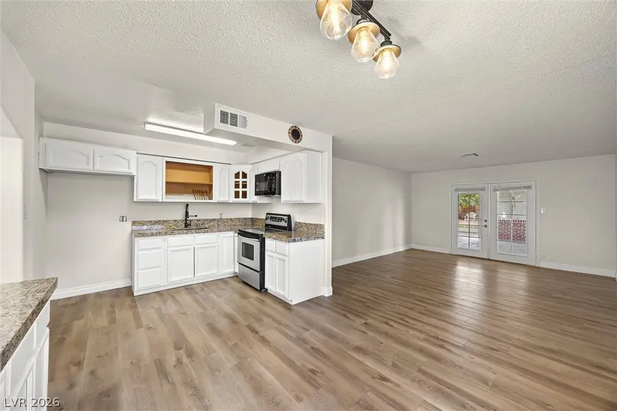 4122 Parkwood Circle, Las Vegas, NV 89121 - #3