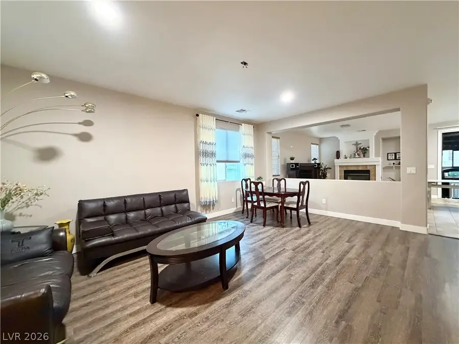 8345 Palace Heights Avenue, Las Vegas, NV 89117 - #2
