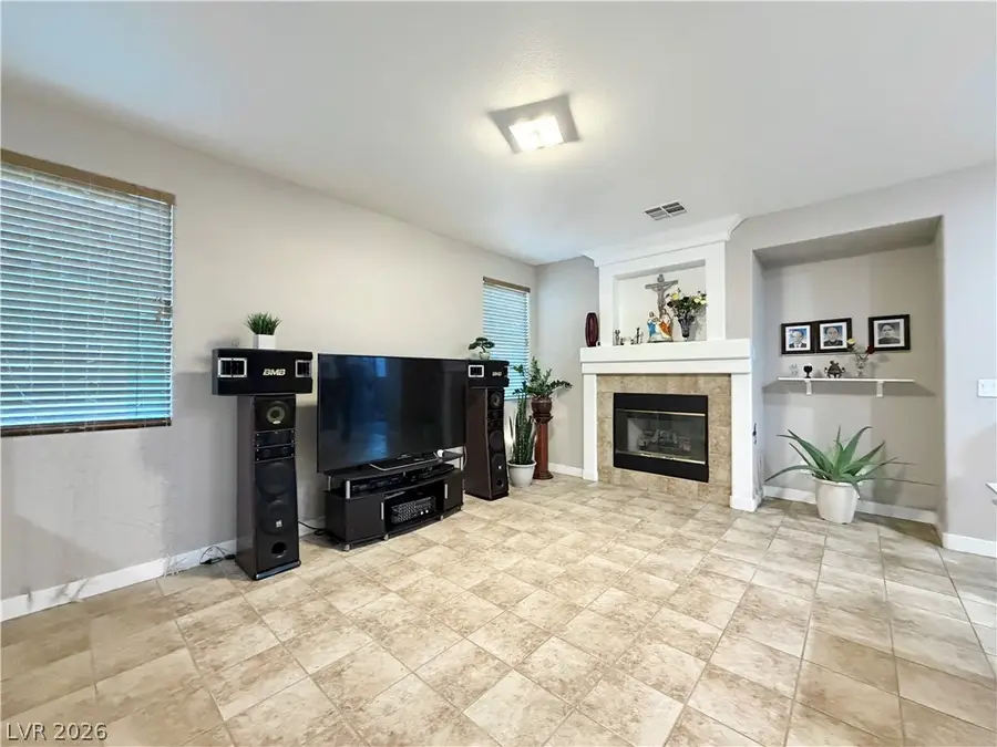 8345 Palace Heights Avenue, Las Vegas, NV 89117 - #3