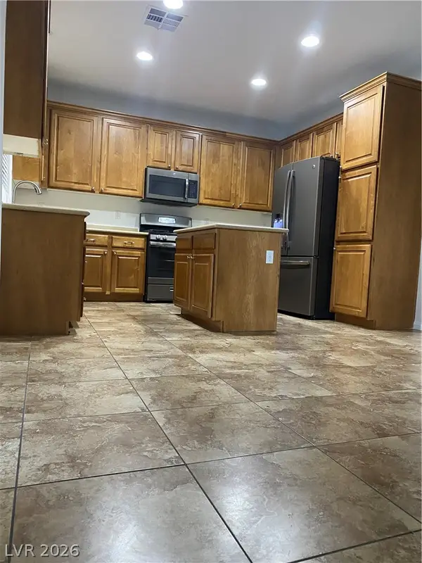 8015 N Aztec Basin Avenue, Las Vegas, NV 89131