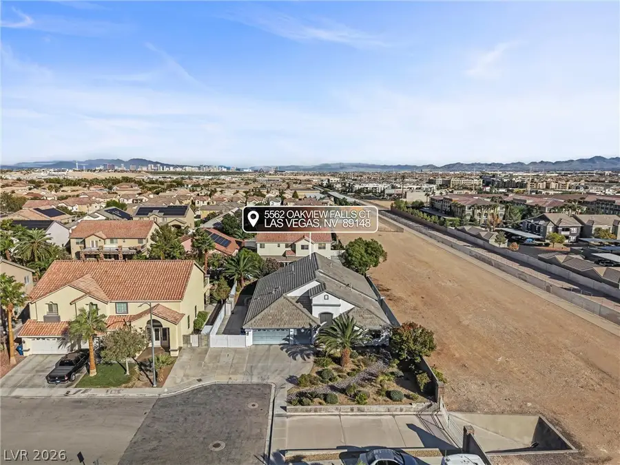 5562 Oakview Falls Court, Las Vegas, NV 89148 - #3