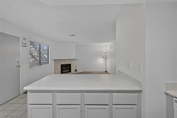 1208 Observation Drive #102, Las Vegas, NV 89128