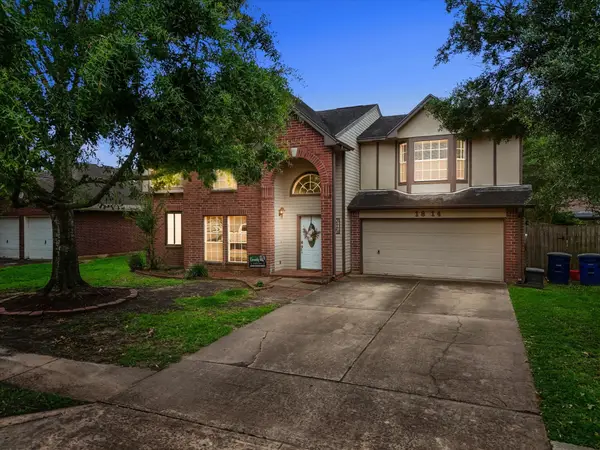 1814 Oak Valley Drive, Kemah, TX 77565