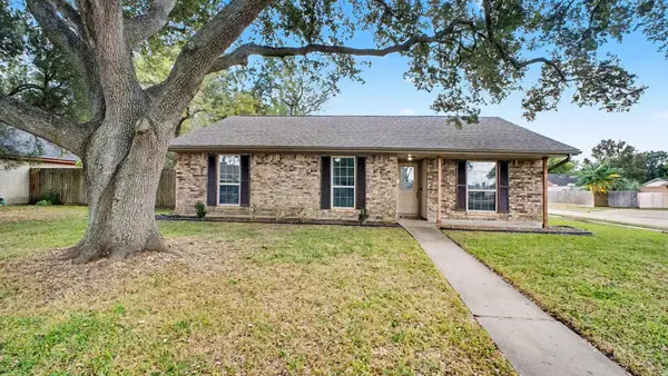 5208 Carmona Lane, Pearland, TX 77584