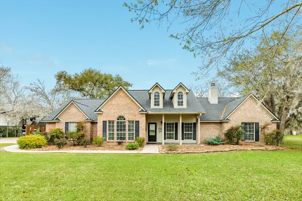 2403 Whitetail Lane, Lake Jackson, TX 77566