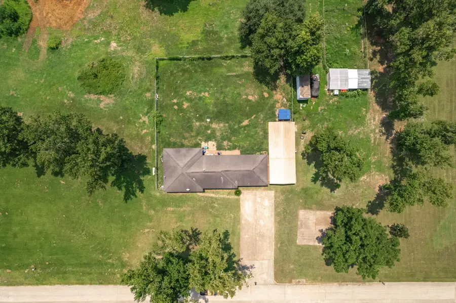 5 Lovers Lane, Dayton, TX 77535 - Image #2