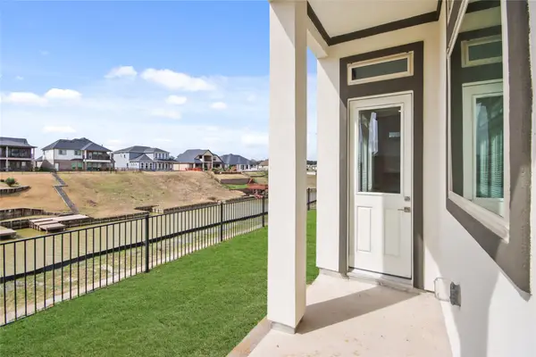136 Peninsula Point Drive, Montgomery, TX 77356