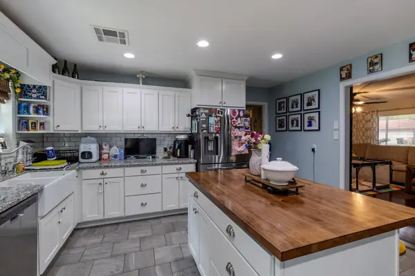 1413 Andrea Drive, Bay City, TX 77414