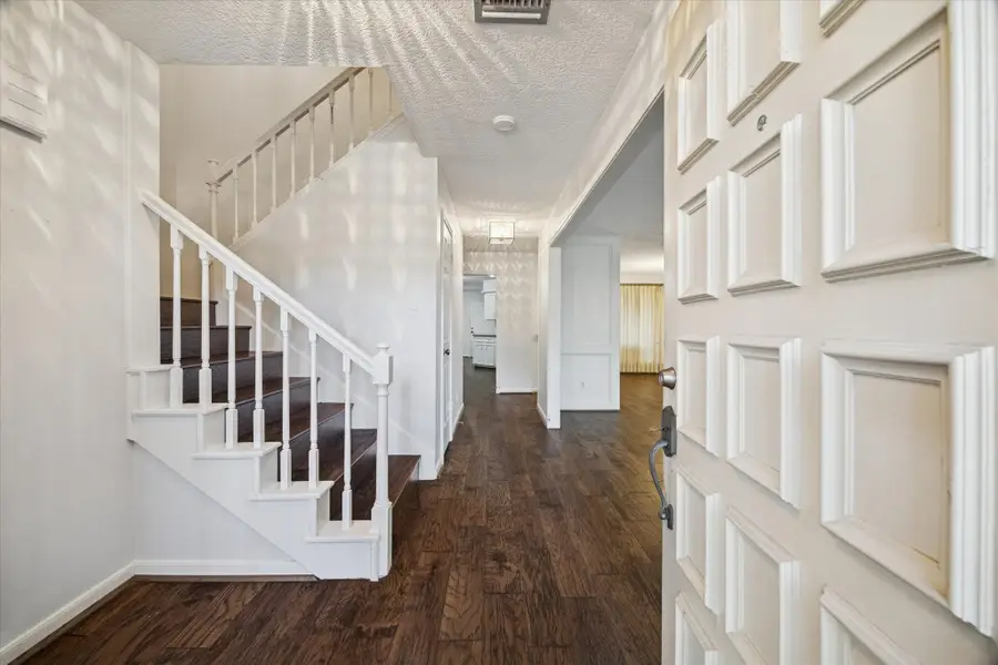 9939 Kemp Forest Drive, Houston, TX 77080 - Image #2