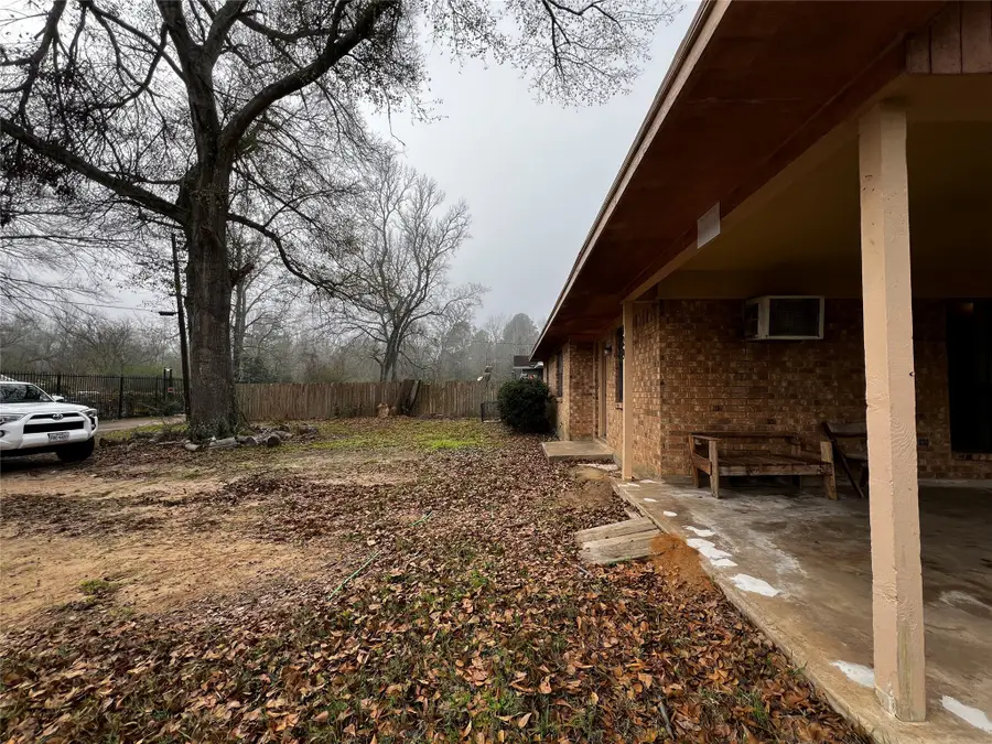 129 E John Street, Centerville, TX 75833 - Image #3