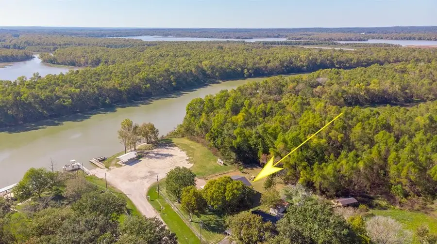 360 S Lakeside Drive, Huntsville, TX 77320 - Image #2