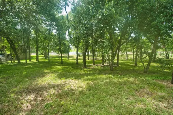 1163 Private Road 652, Sargent, TX 77414