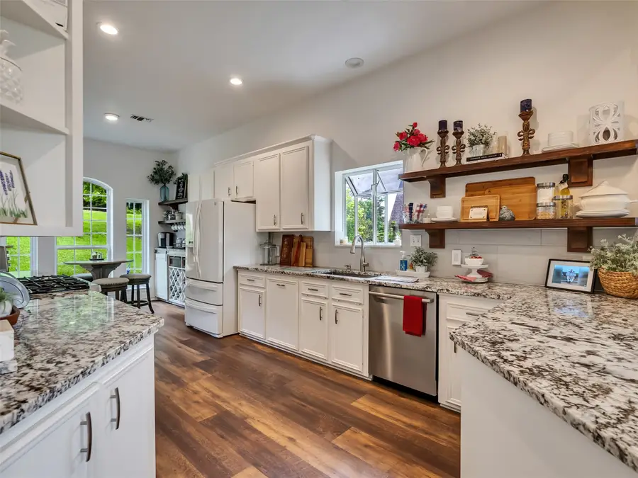 300 Coral Gables, Trinity, TX 75862 - #2