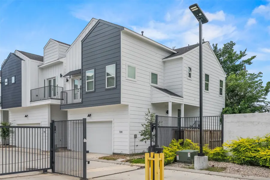 104 Tolima Dove Street, Houston, TX 77018 - #2
